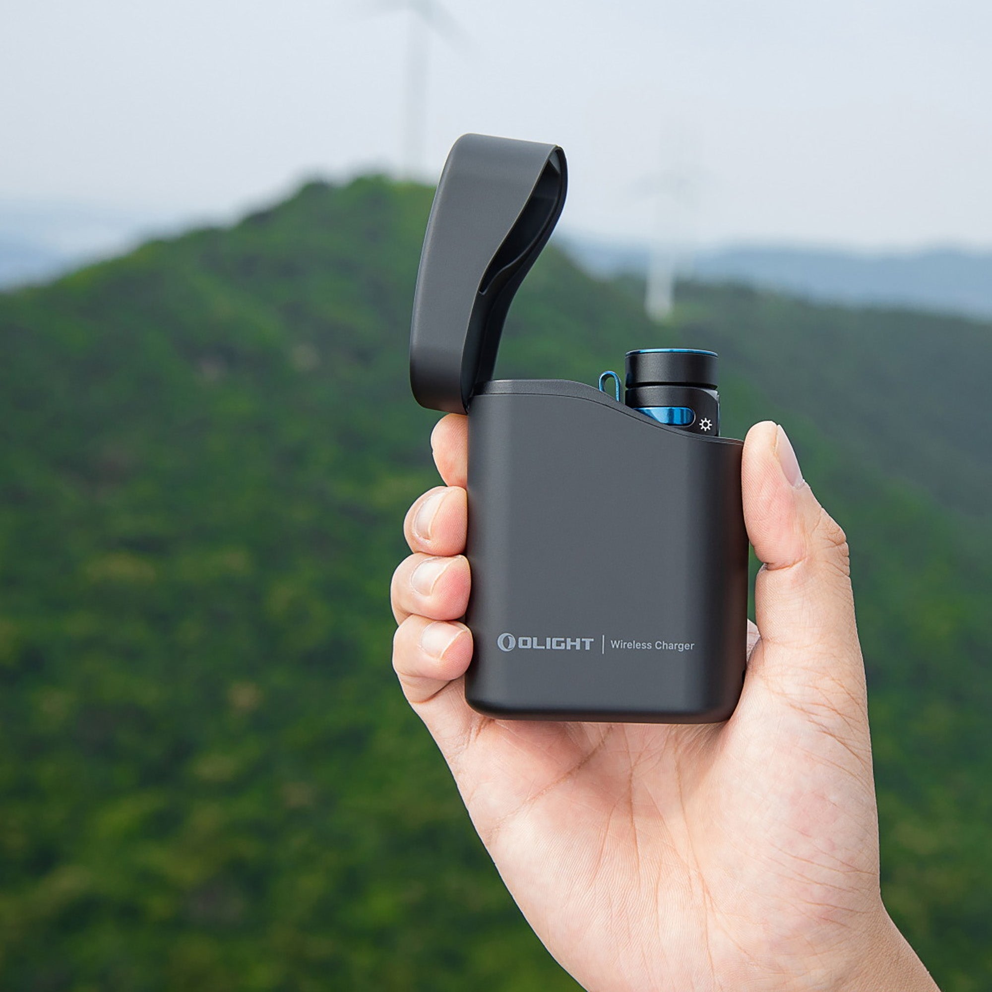 Baton 4 Premium Edition ワイヤレス充電ケース付き 防災  [OLIGHT(オーライト)]