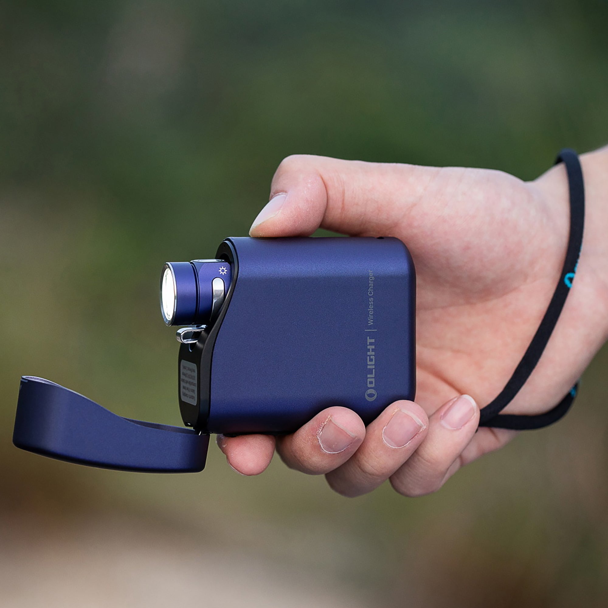 Baton 4 Premium Edition ワイヤレス充電ケース付き 防災  [OLIGHT(オーライト)]