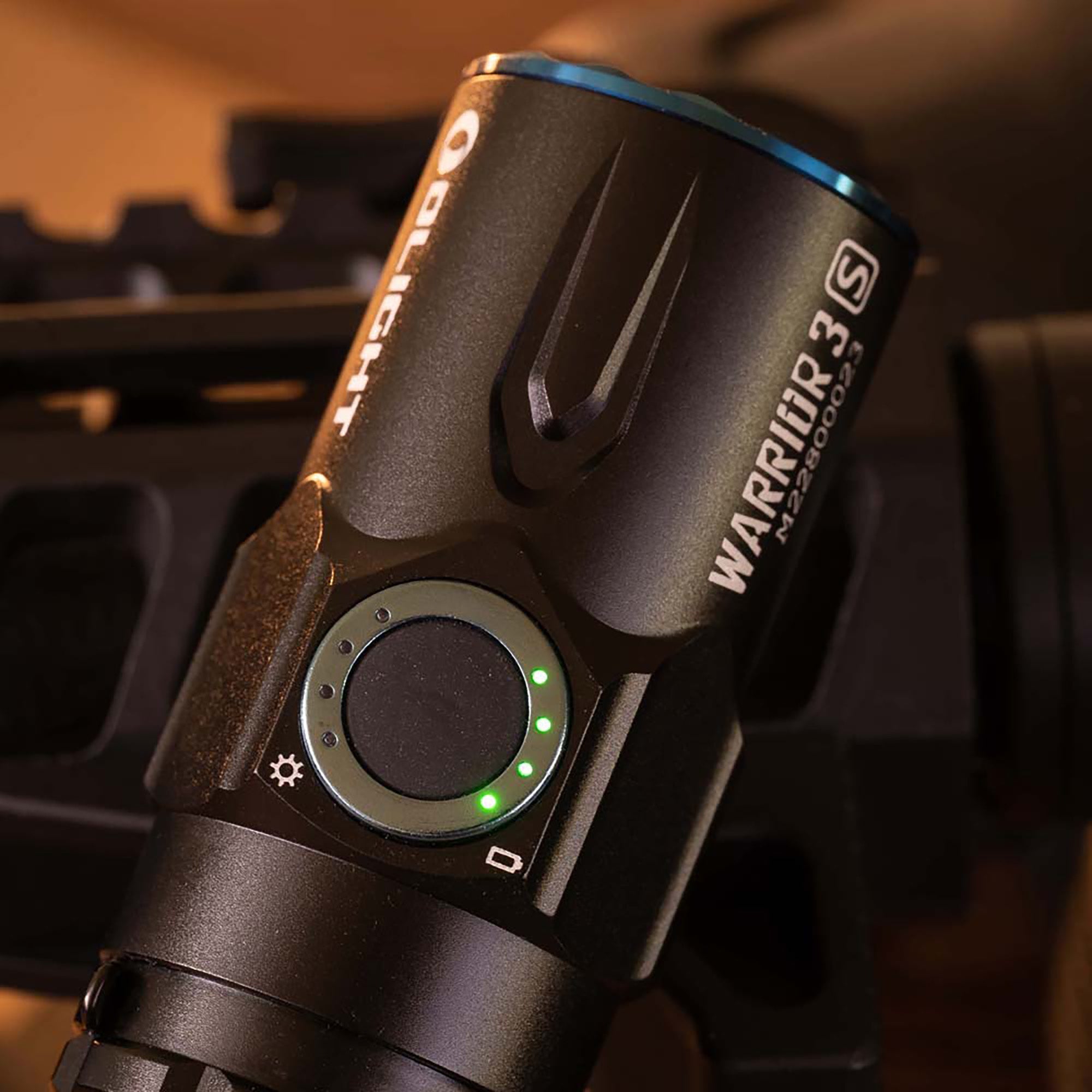 WARRIOR 3S センサー付きタクティカルライト  [OLIGHT(オーライト)]